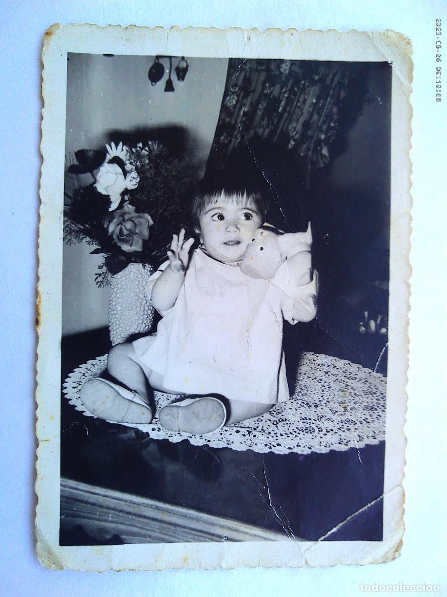 Fotografia antica: FOTO DE NI&Ntilde;A CON MU&Ntilde;ECA