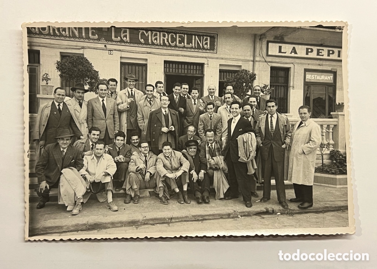 Fotograf&iacute;a antigua: VALENCIA RESTAURANTE LA MARCELINA - LA PEPICA.. Fotograf&iacute;a Reuni&oacute;n de empresa, Mayo de 1954
