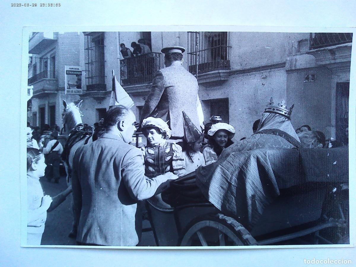 Fotografia antica: FOTO DE CABALGATA DE REYES : REYES MAGOS EN COCHE DE CABALLO . A&Ntilde;OS 60