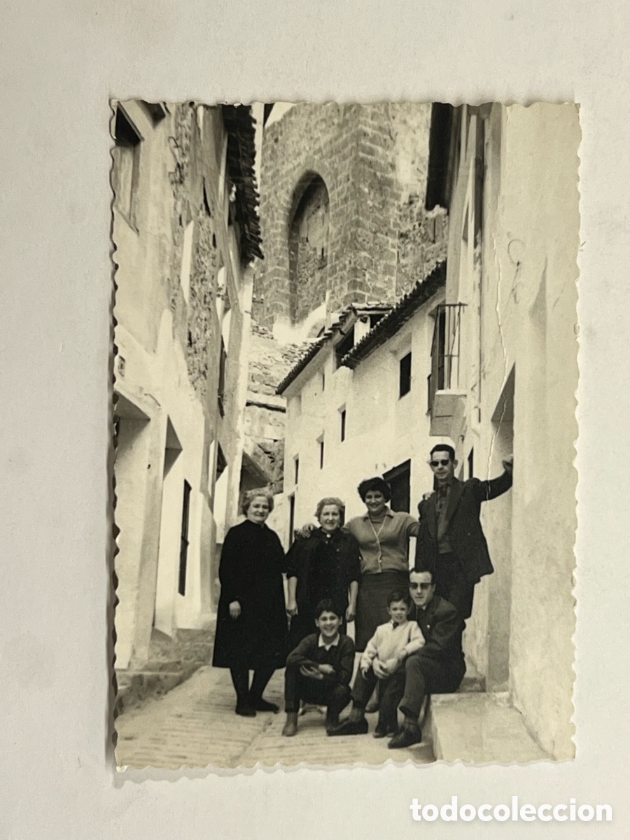 Fotograf&iacute;a antigua: BU&Ntilde;OL (Valencia) Fotograf&iacute;a para el recuerdo. Subida al Castillo (a.1961)
