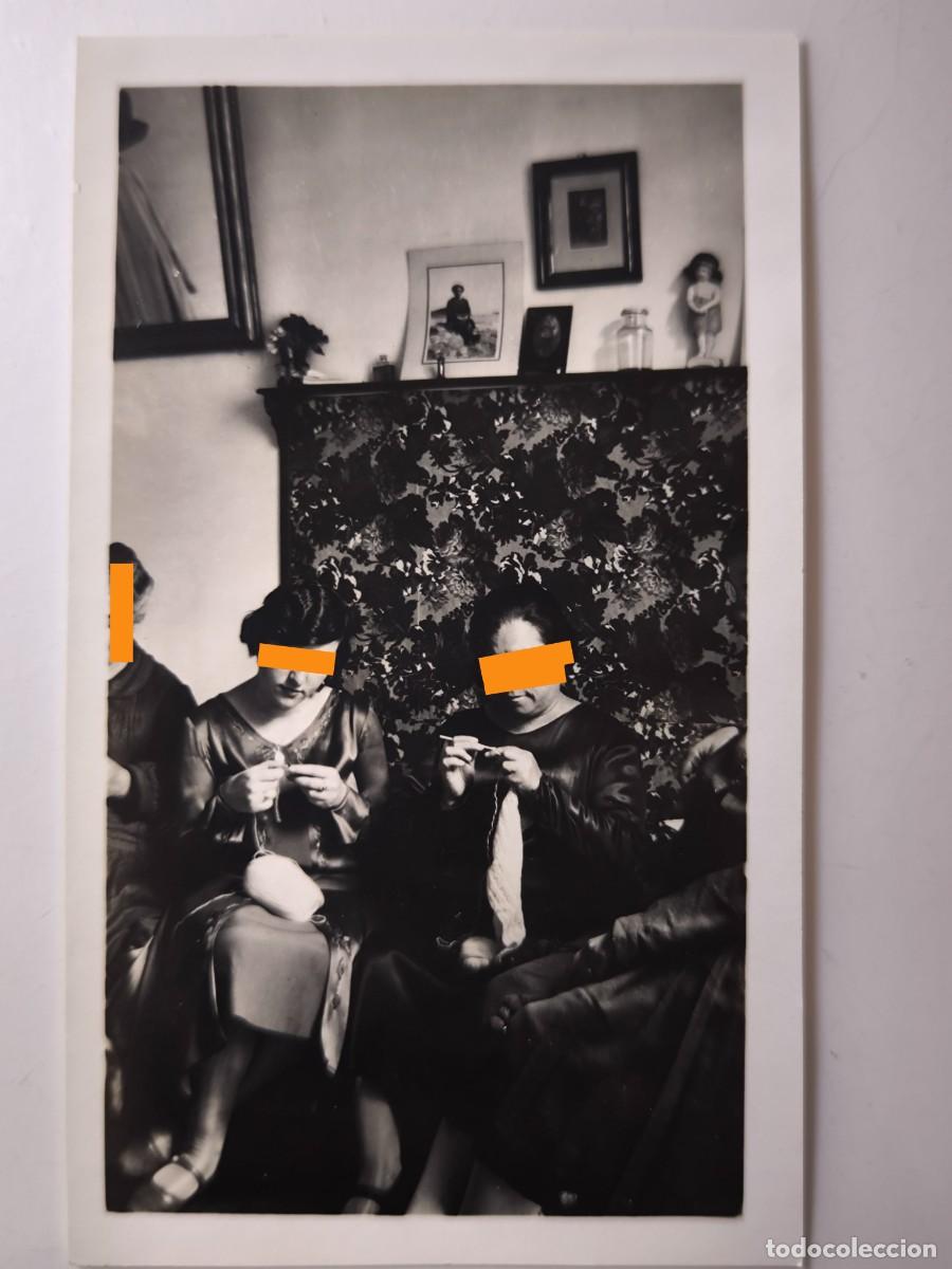 Fotograf&iacute;a antigua: Antigua fotograf&iacute;a. Mujeres tejiendo. A&ntilde;os 30