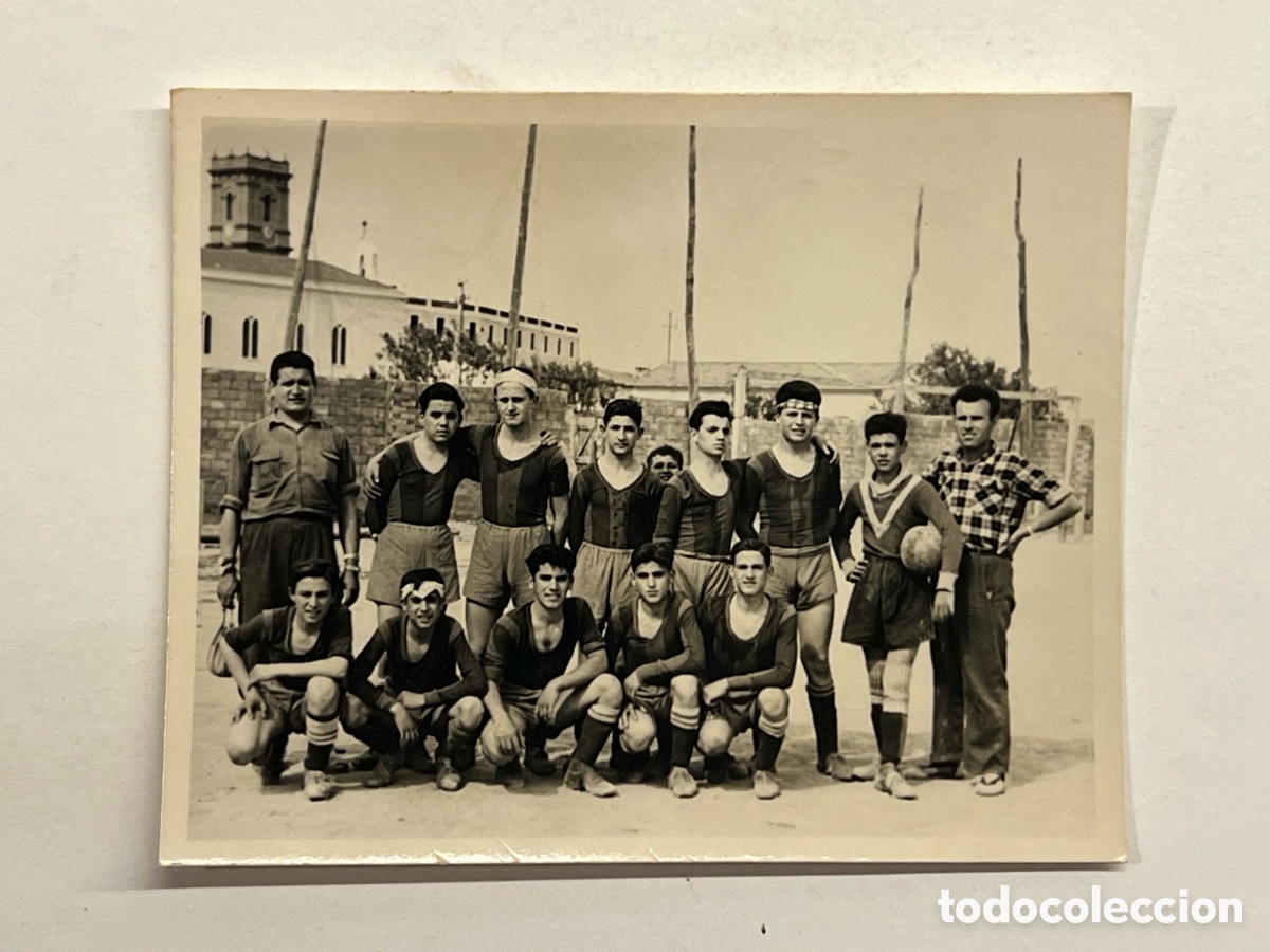Fotograf&iacute;a antigua: ALDAYA (Valencia) Fotograf&iacute;a Pasion por el f&uacute;tbol.. (a.1958) Medidas: 6,5 x 8,5 cm