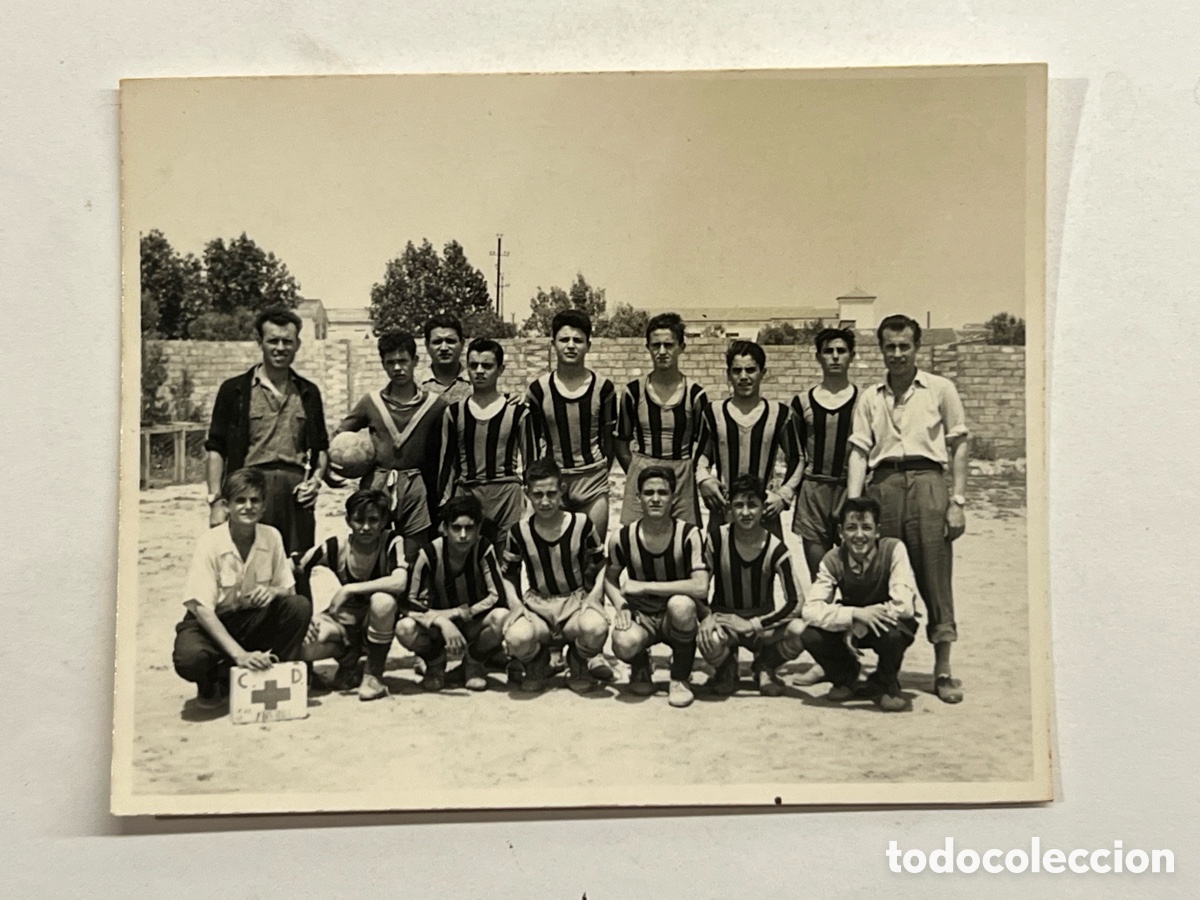Fotograf&iacute;a antigua: ALDAYA (Valencia) Fotograf&iacute;a Pasion por el f&uacute;tbol.. (a.1958) Medidas: 6,5 x 8,5 cm.,
