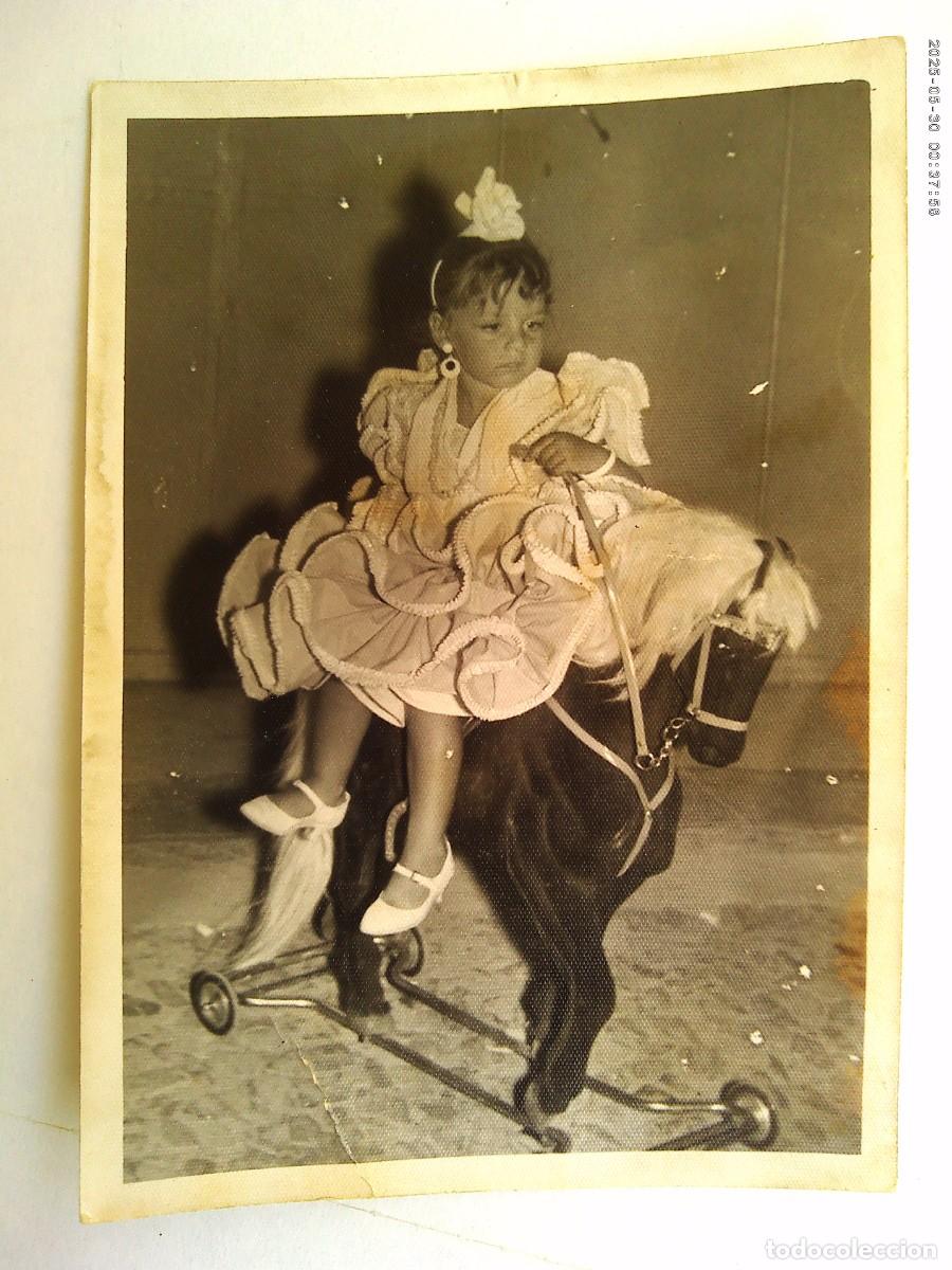 Fotograf&iacute;a antigua: MINUTERO DE FERIA : NI&Ntilde;A VESTIDA DE FLAMENCA EN CABALLITO