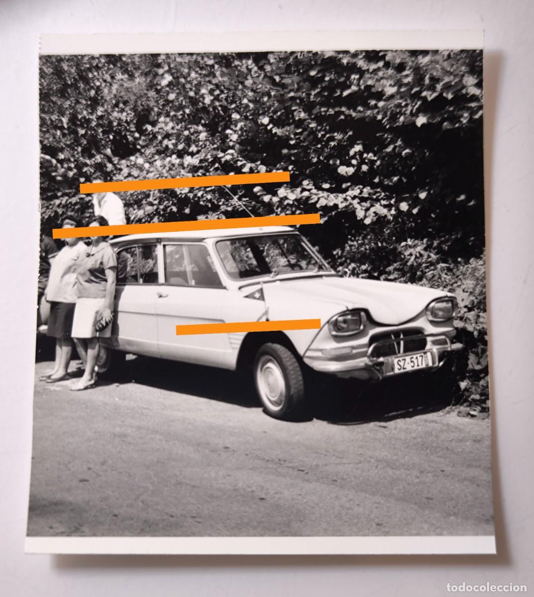 Fotograf&iacute;a antigua: Antigua fotograf&iacute;a. Coche Citro&euml;n Ami 6. A&ntilde;os 60