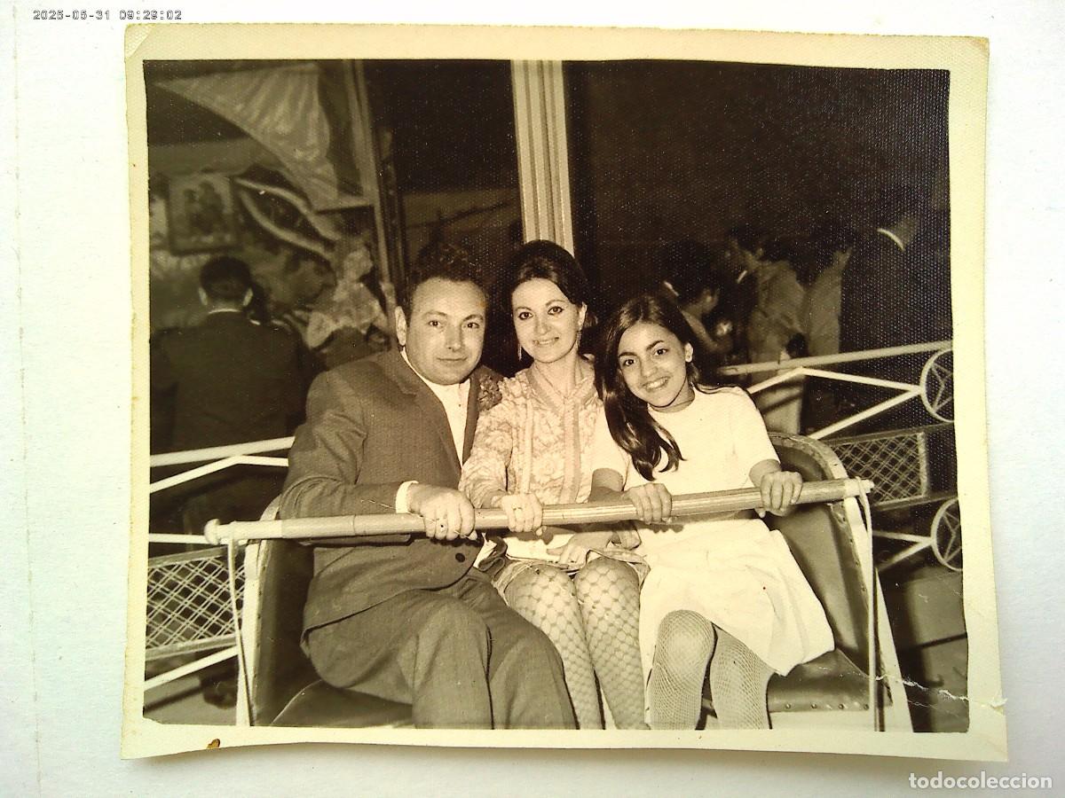 Fotografia antica: MINUTERO DE FERIA : PAREJA CON NI&Ntilde;A EN ATRACCION