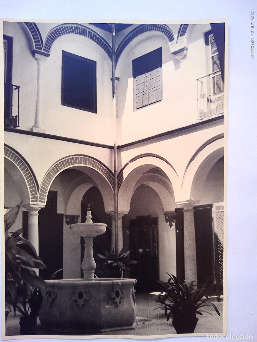 Fotograf&iacute;a antigua: GRAN FOTO DE UN PATIO SEVILLANO ..... 16,5 X 23,5 CM