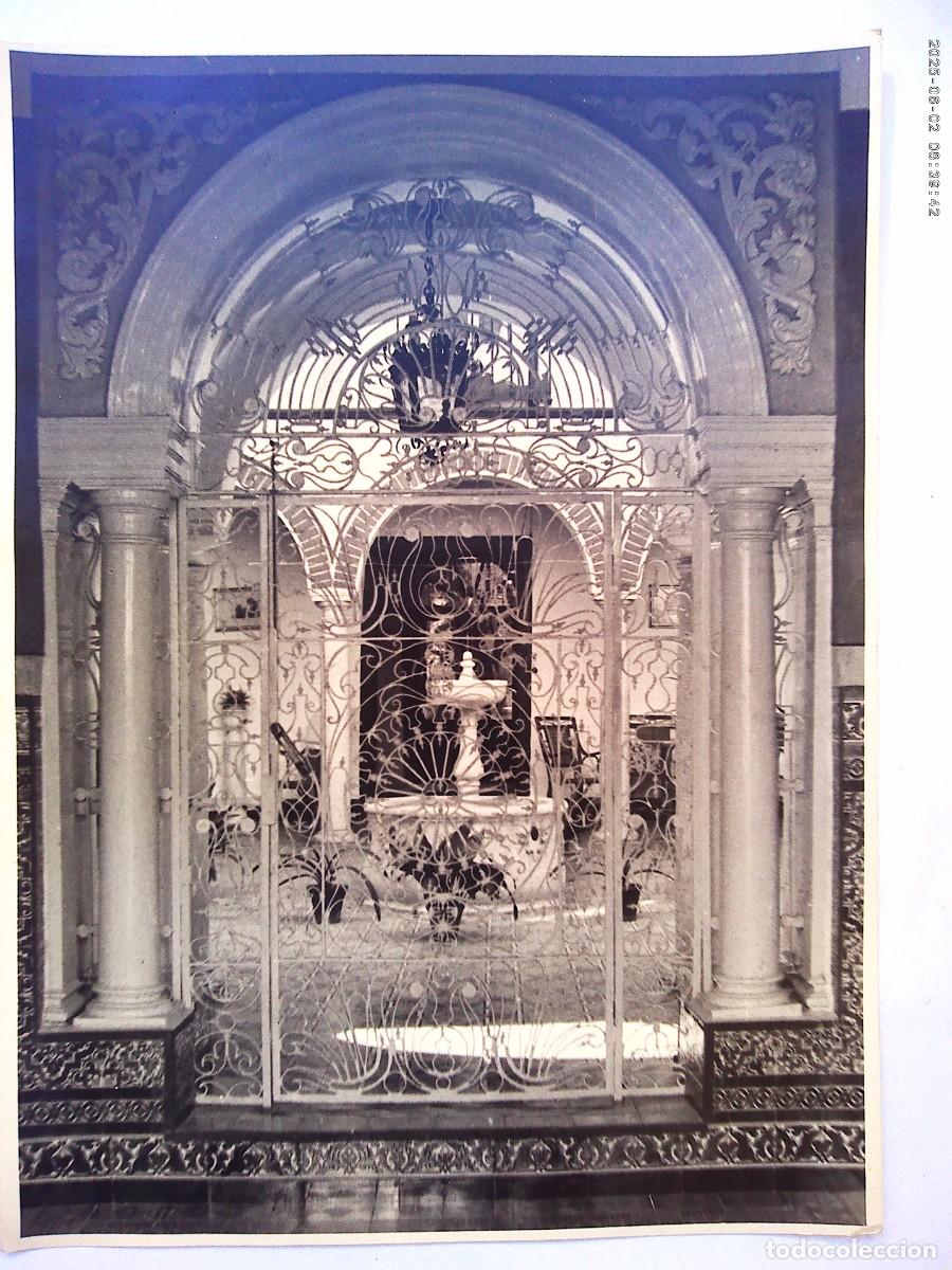 Fotograf&iacute;a antigua: GRAN FOTO DE UN PATIO SEVILLANO ...... 17 X 23,5 CM