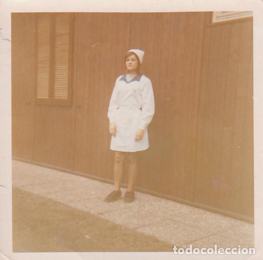 Fotograf&iacute;a antigua: Moderna enfermera. A&ntilde;os 70. pc