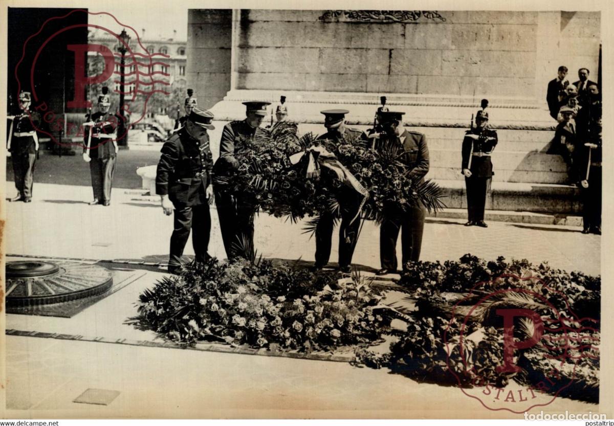 Fotografia antiga: L HOMMAGE DES DELEGUES DE LA PETITE ENTENTE AU SOLDAT INCONNU 18*13CM Photo Meurisse Paris France c
