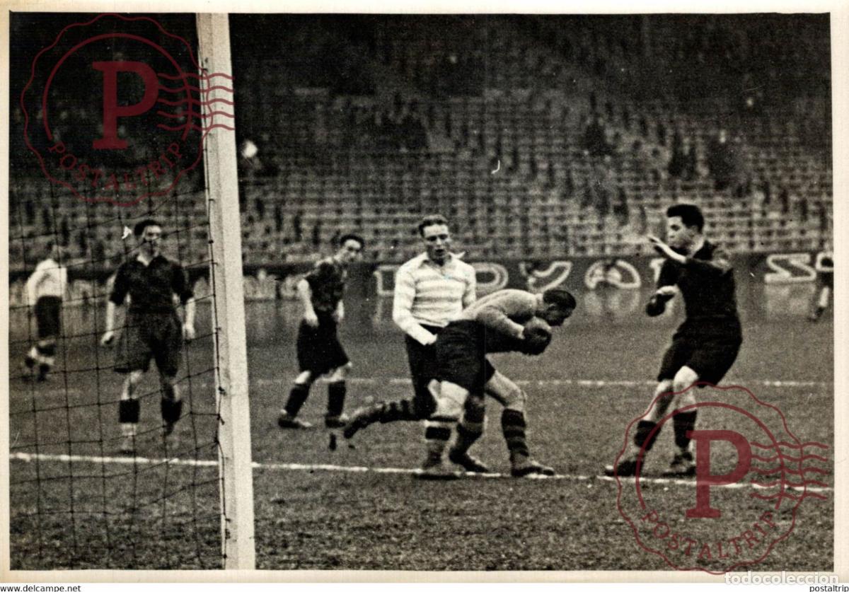 Fotograf&iacute;a antigua: FOOTBALL FRANCE RACING CLUB PARIS FC LORIENT PARC DES PRINCES 18*13CM Photo Meurisse Paris France