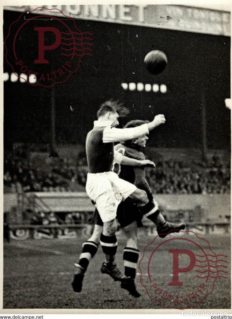 Fotograf&iacute;a antigua: FOOTBALL PARC DES PRINCES RACING CLUB CONTRE RED STAR FRANCE 18*13CM Photo Meurisse Paris collecti