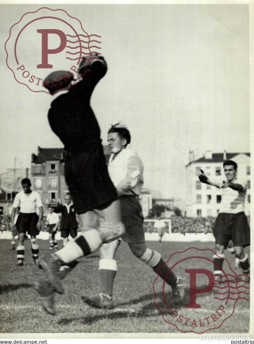 Fotograf&iacute;a antigua: FOOTBALL SAINT OUEN RACING - RED STAR FRANCE 18*13CM Photo Meurisse Paris collectionmeurisse