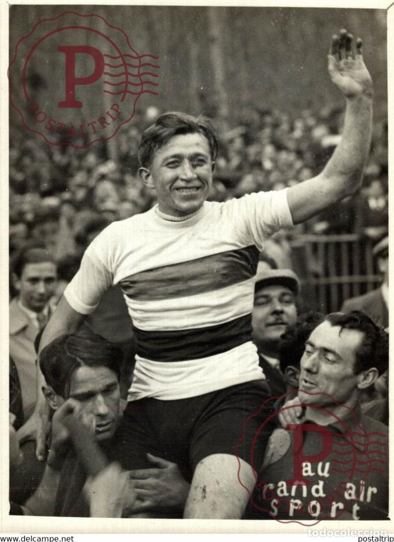 Alte Fotografie: PEUZIAT GAGNANT CROSS CYCLO PEDESTRE A FONTAINEBLEAU VELO BICI CICLISMO 18*13CM Photo Meurisse Pari