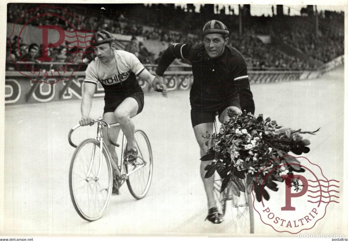 Fotografia antiga: PAR DES PRINCES DEMI FOND MICHARD ET LENTE 18*13CM Photo Meurisse Paris collectionmeurisse