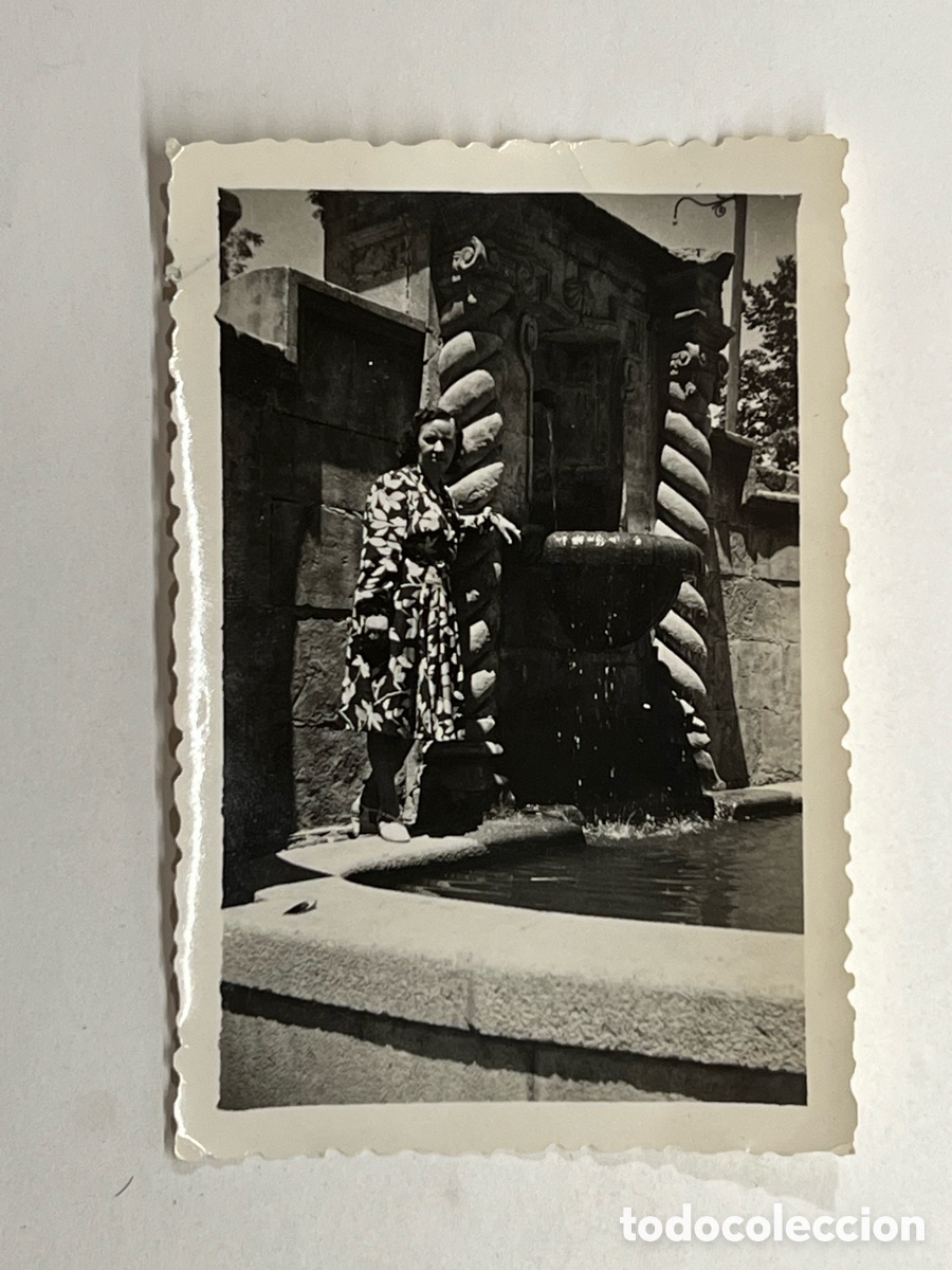 Fotografia antiga: SALAMANCA. Fuente Breton. Plaza de Anaya&hellip; Fotos Boyero.. (h.1945?) Med&iacute;das: 6,5 x 9,5 cm