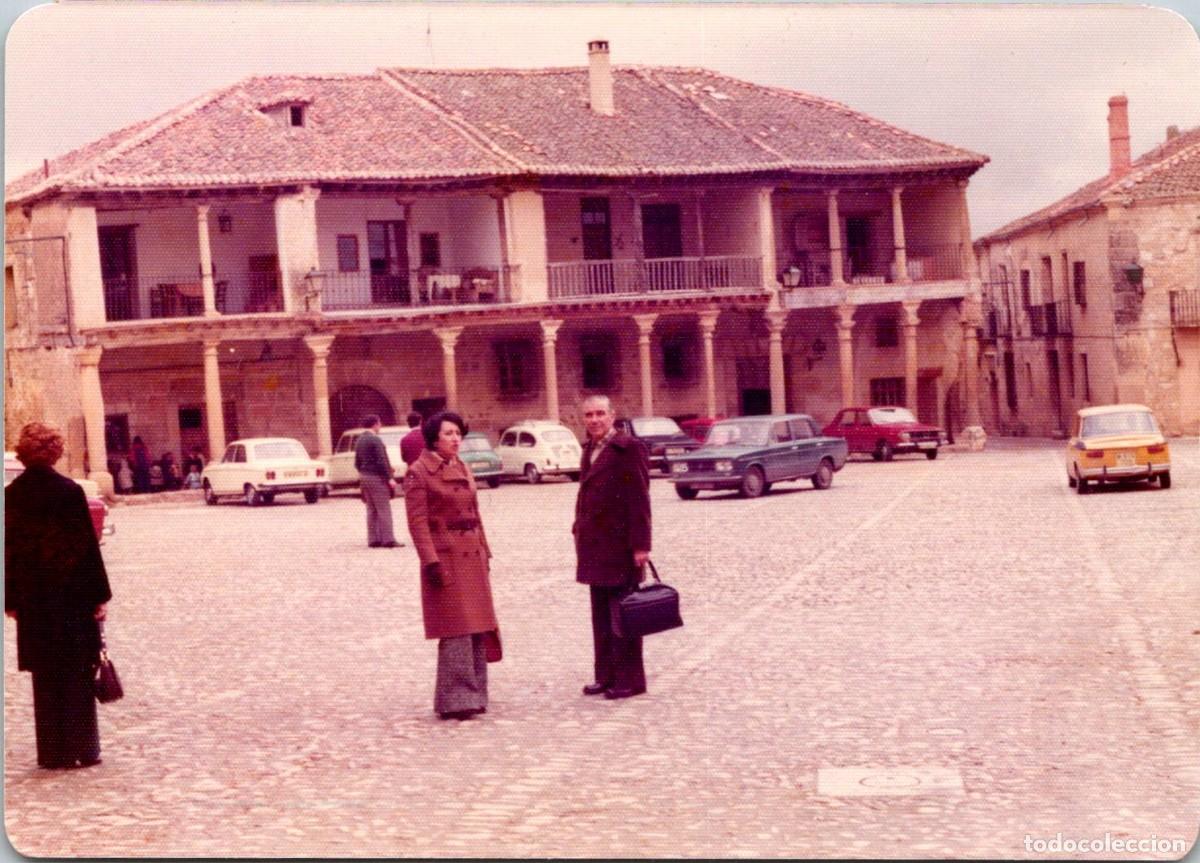 Fotograf&iacute;a antigua: Pedraza de la Sierra (Segovia) - Plaza Mayor - Fotograf&iacute;a Color Kodak - A&ntilde;os 70 - 125x88mm