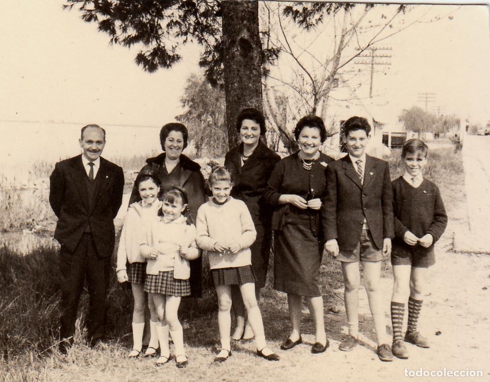 Fotograf&iacute;a antigua: Sonriendo en la Albufera de Val&egrave;ncia. A&ntilde;os 60. pc