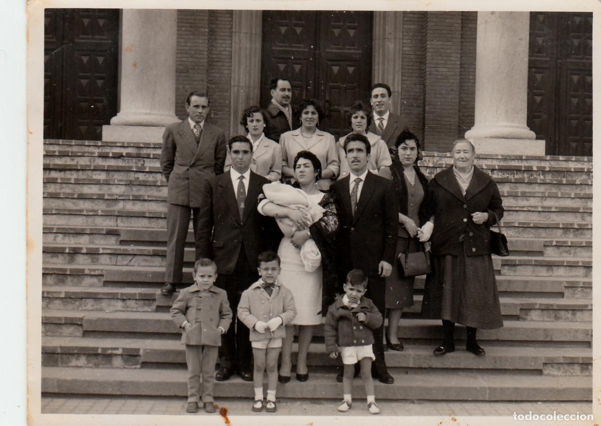 Fotograf&iacute;a antigua: Bautizo. Retrato de familia. Company, Hospitalet. A&ntilde;os 50. pc