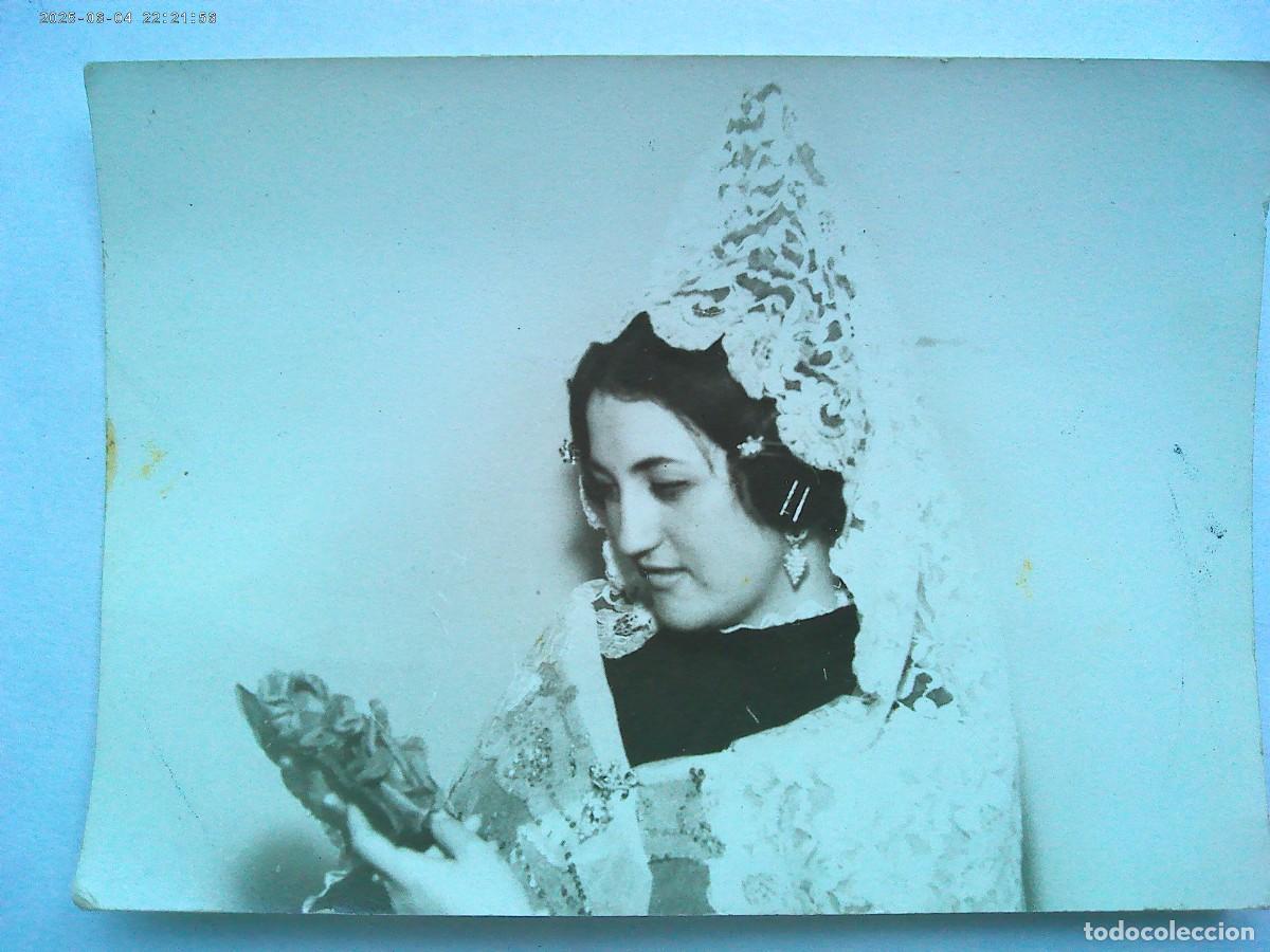 Fotograf&iacute;a antigua: FOTO DE CHICA CON PEINETA Y MANTILLA BLANCA