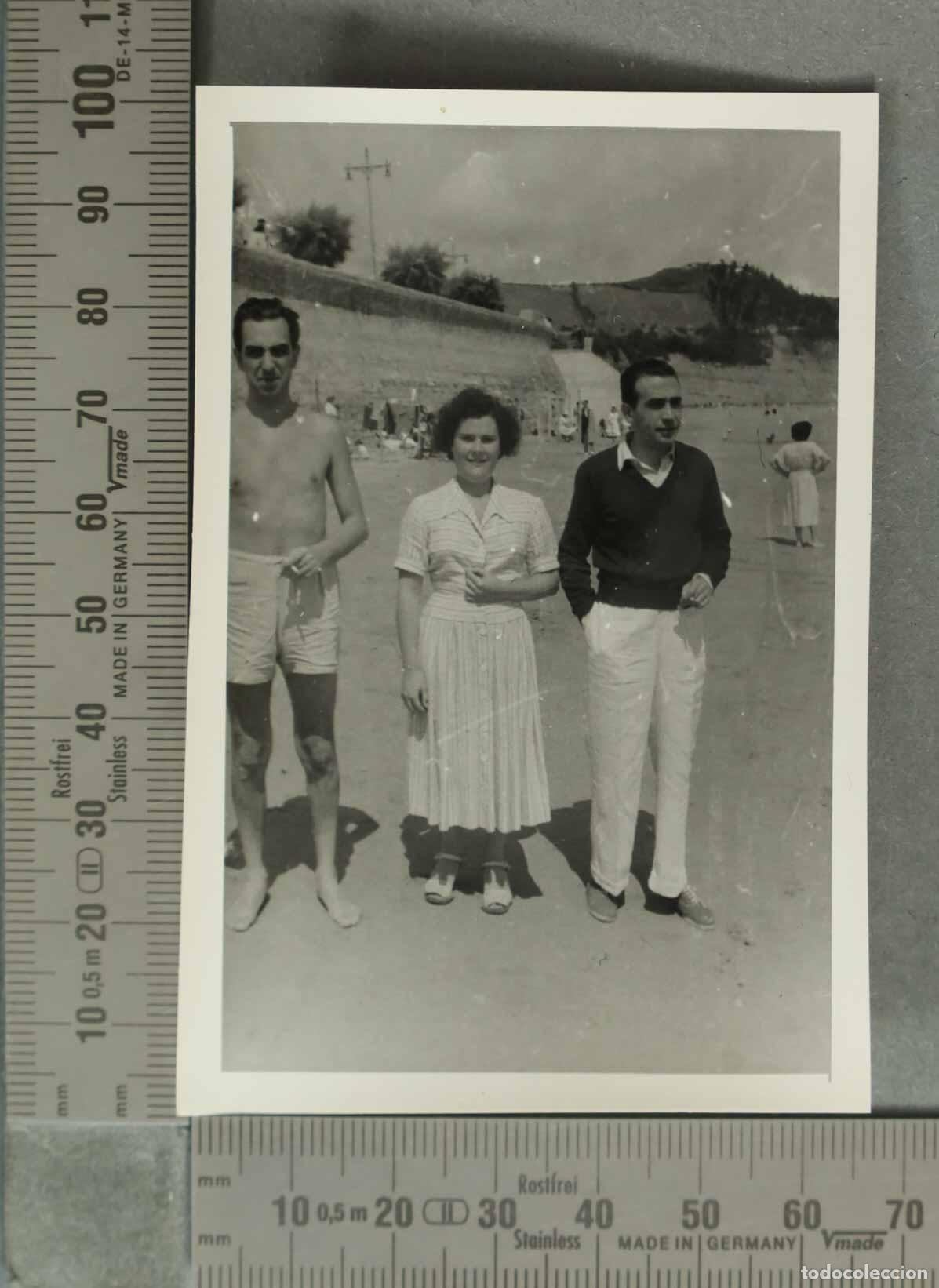 Photographie ancienne: FOTOGRAFIA. PERSONAS EN LA PLAYA. HACIA 1950