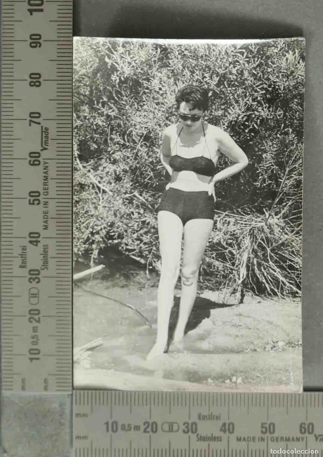 Fotograf&iacute;a antigua: FOTOGRAFIA. Chica joven en ba&ntilde;ador
