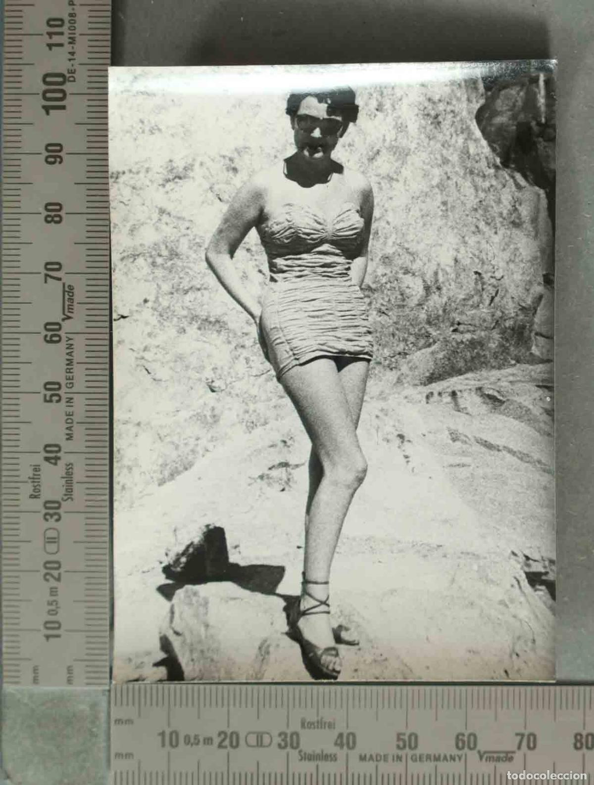 Fotograf&iacute;a antigua: FOTOGRAFIA. Chica joven en ba&ntilde;ador