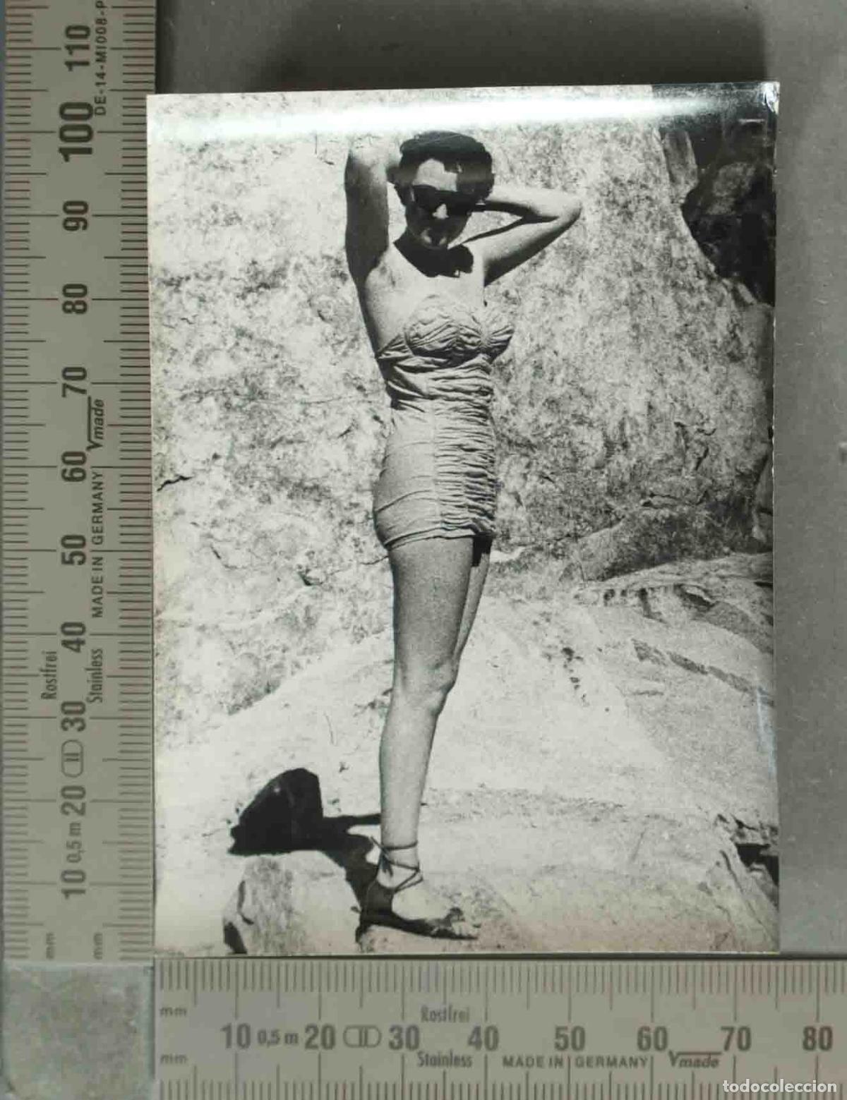 Fotograf&iacute;a antigua: FOTOGRAFIA. MUJER POSANDO EN CAMPO