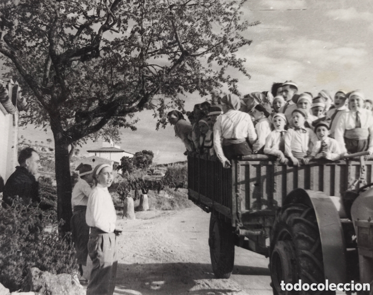 Fotograf&iacute;a antigua: LAVERN FESTA CARAMELLES FOTOGRAF&Iacute;A ANIMADA SUBIRATS PENED&Egrave;S BARCELONA C. 1965