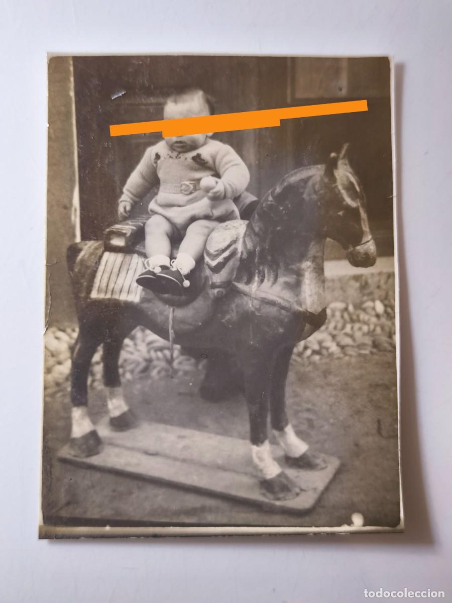 Photographie ancienne: Antigua fotograf&iacute;a. Ni&ntilde;o con el caballito de ruedas.