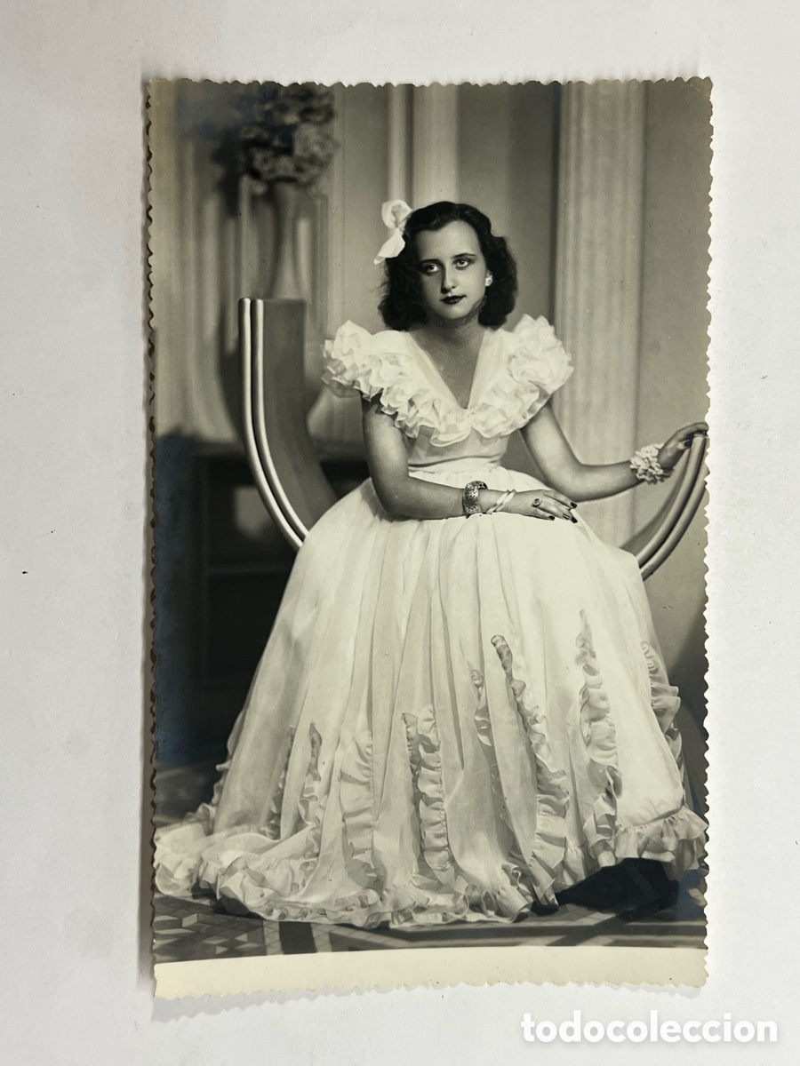 Fotograf&iacute;a antigua: VALENCIA. Puesta de largo presentaci&oacute;n en Sociedad de la hija del Teniente General (a.1945)