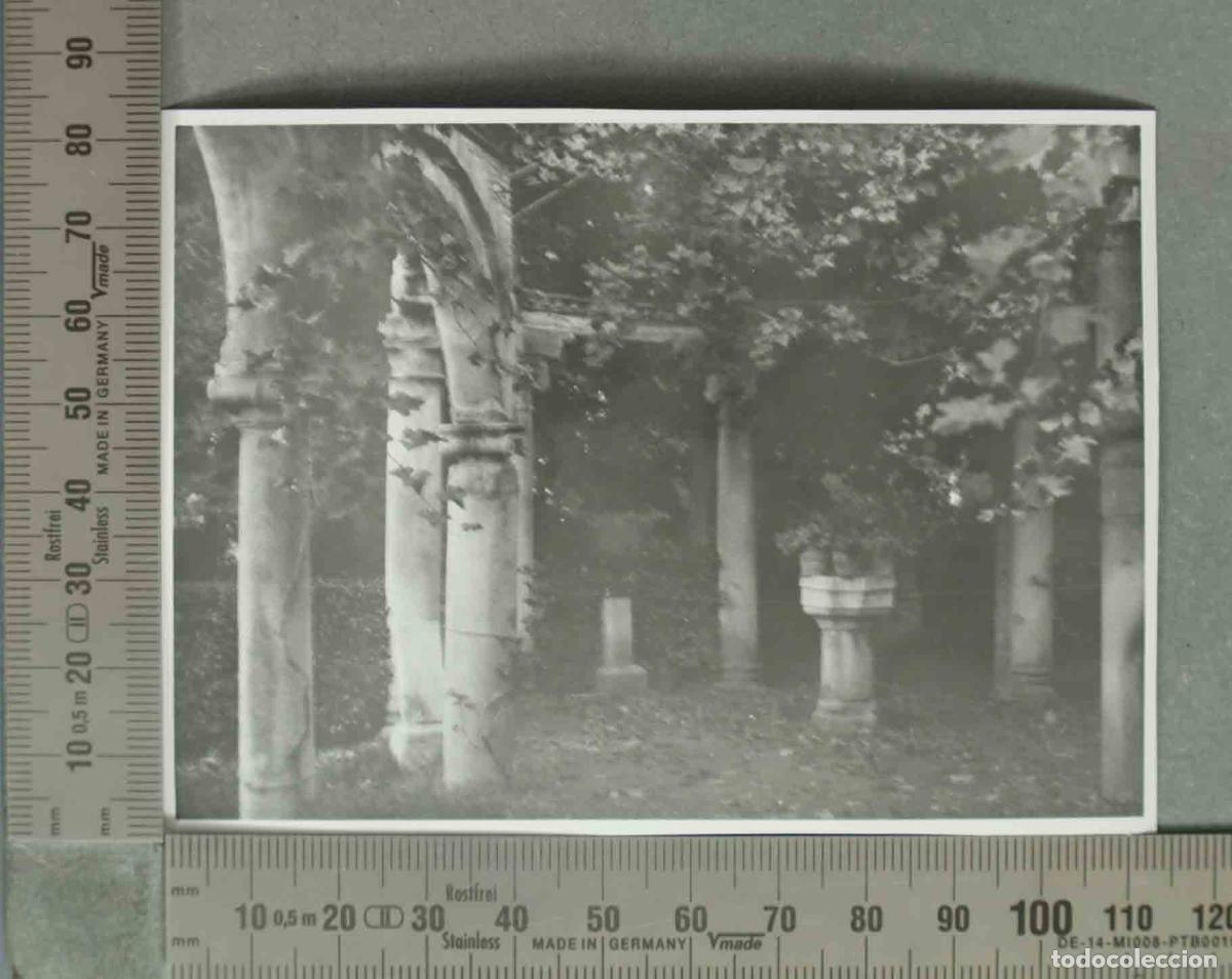 Fotografia antiga: FOTOGRAFIA. INTERIOR DE JARDIN. MOTIVOS CLASICOS. HACIA 1940 SANTA MARIA DE HUERTA