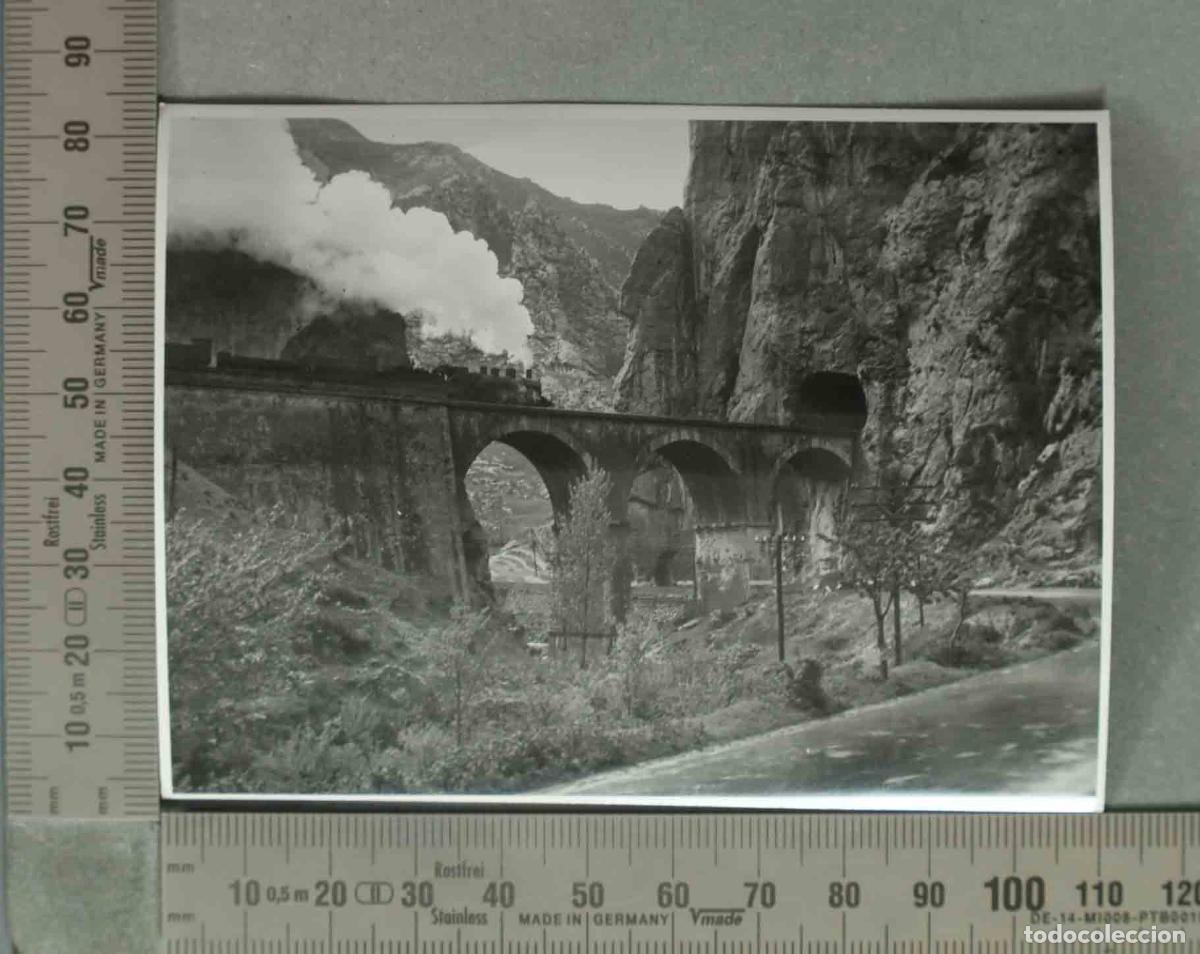 Fotografia antiga: FOTOGRAFIA. VISTA DESFILADERO PASO DEL FERROCARRIL. PANCORBO. HACIA 1944