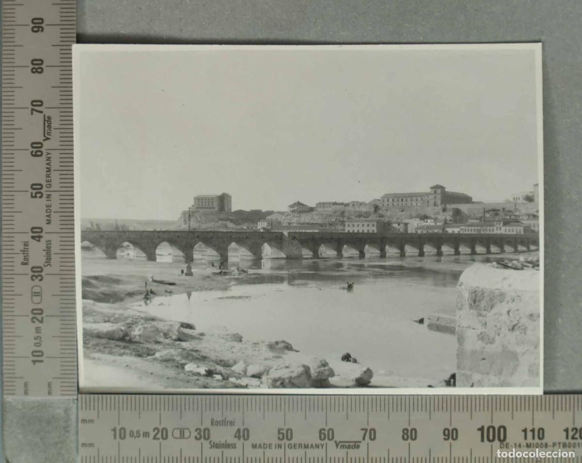Fotograf&iacute;a antigua: FOTOGRAFIA. VISTA PUENTE. SALAMNCA. MUJERES LAVANDO. HACIA 1940