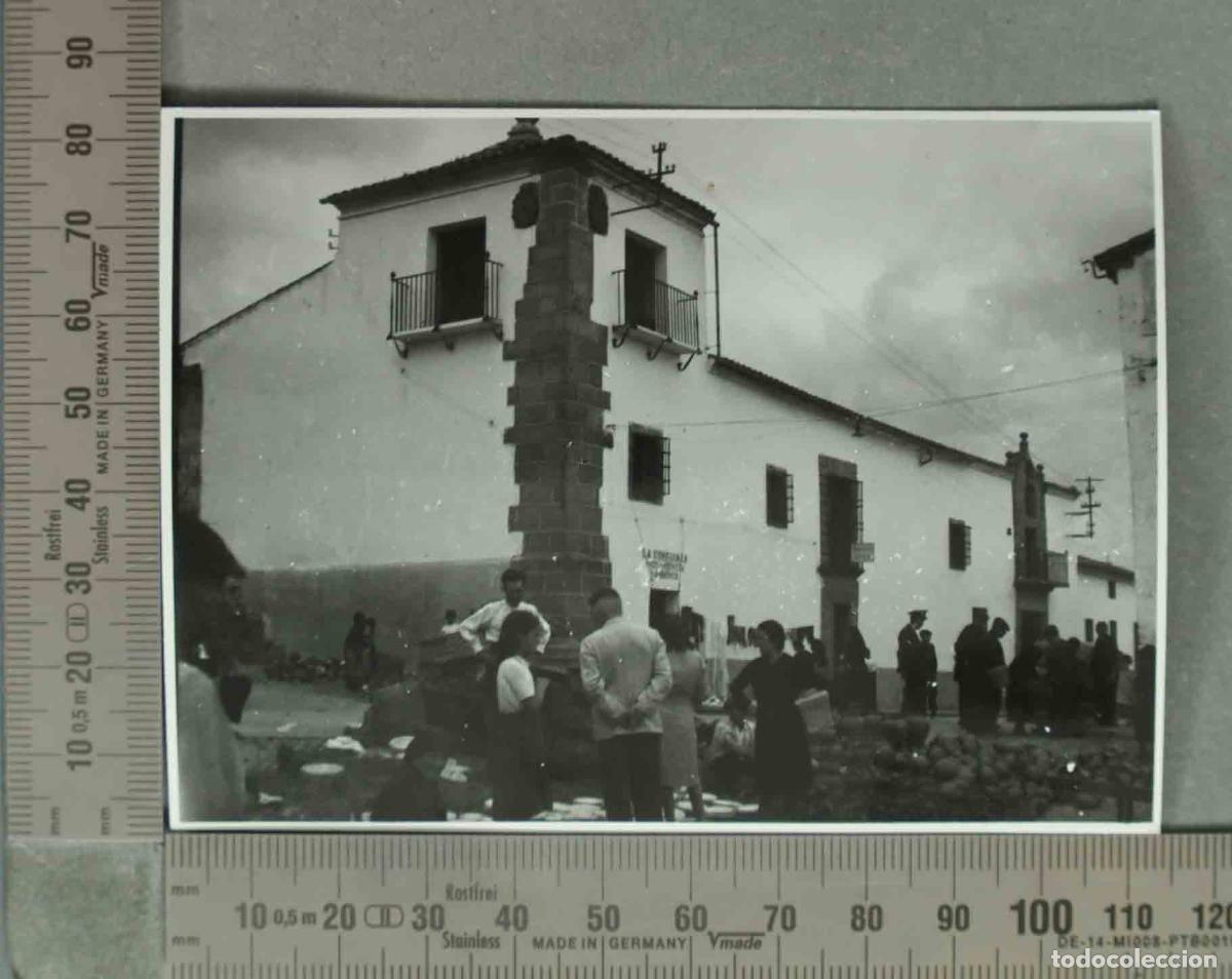 Fotograf&iacute;a antigua: FOTOGRAFIA. MERCADO O SIMILAR EN CABEZAS DE BUEY. HACIA 194O