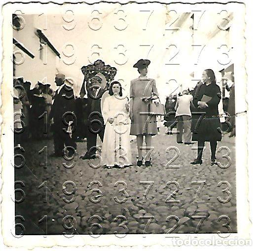 Fotograf&iacute;a antigua: ALCALA DEL RIO A&Ntilde;OS JUEVES SANTO 1945 FOTOGRAFIA UNICA 6X6 M18