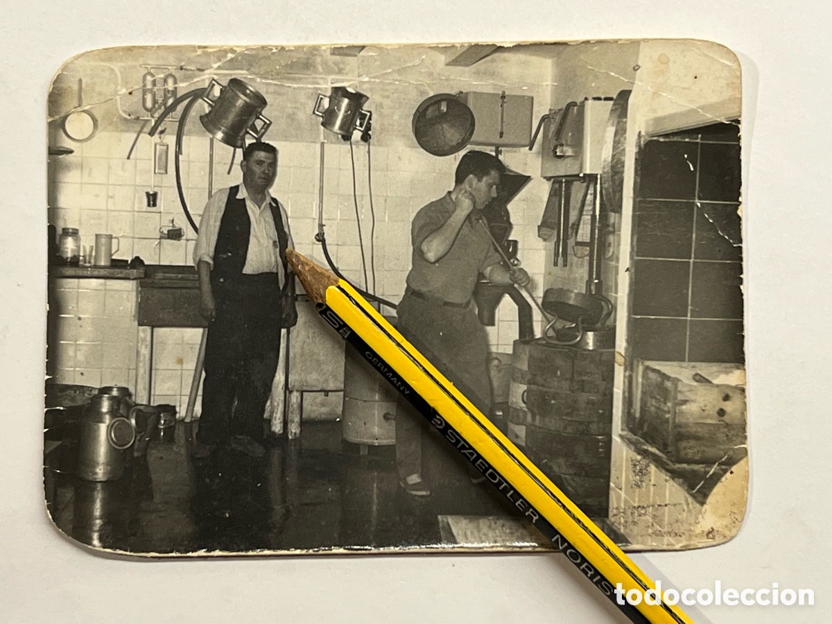 Fotograf&iacute;a antigua: ALBORAYA Valencia Tradici&oacute;n y cultura en el buen Arte de la Horchata. Familia Gimeno Panach (a.1960)