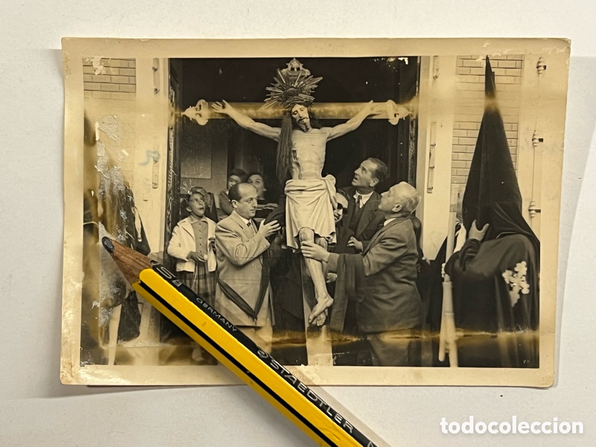 Fotograf&iacute;a antigua: SANT&Iacute;SIMO CRISTO DEL GRAO. Semana Santa Marinera.. aclamado por gentes del barrio (a.1958)