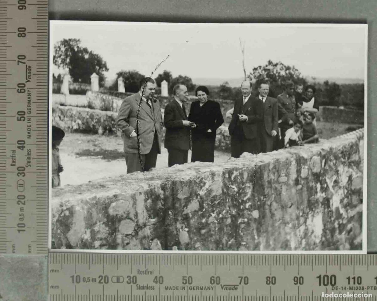 Fotograf&iacute;a antigua: FOTOGRAFIA. Grupo de personas en el campo. EL YEG&Uuml;ERIZO HACIA 1940