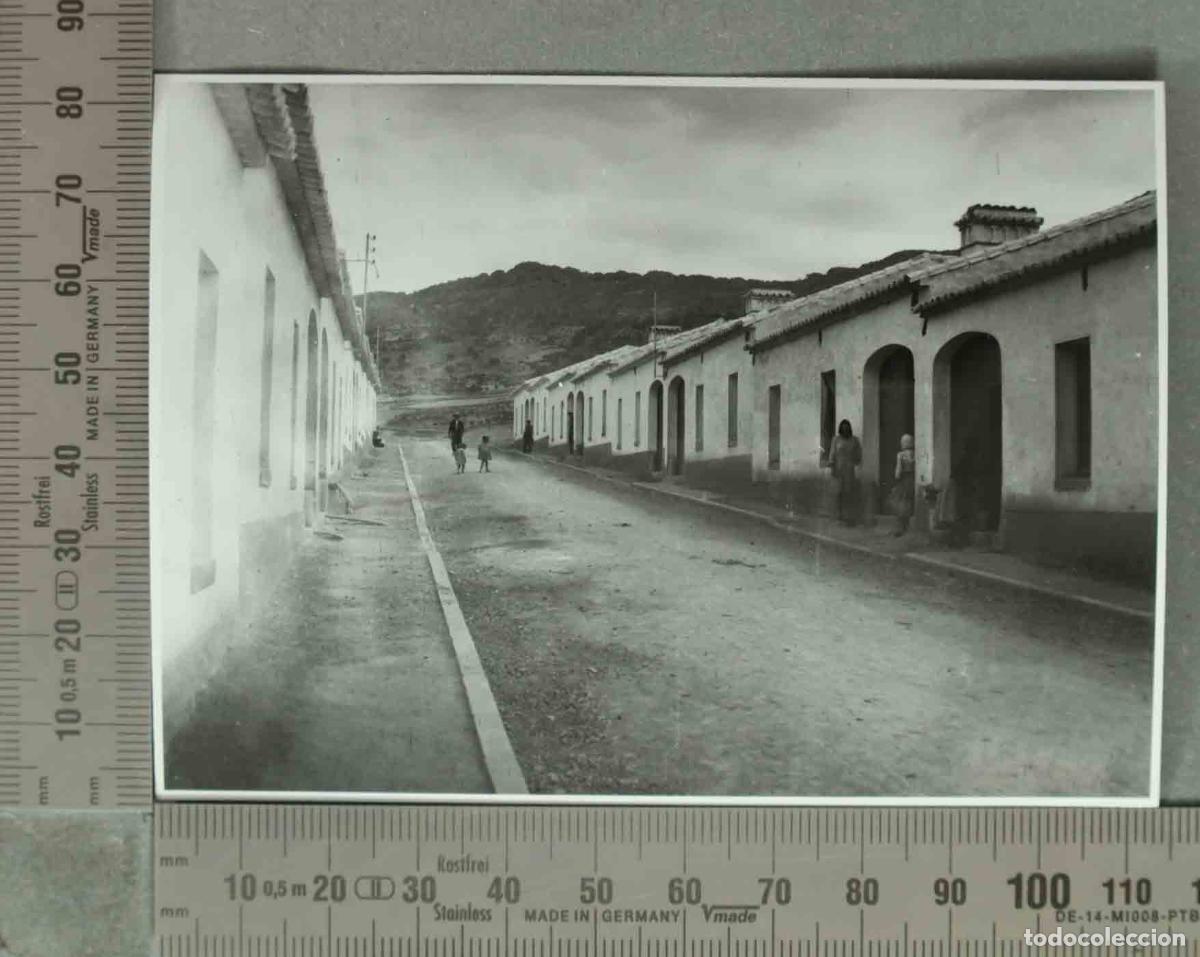 Fotograf&iacute;a antigua: FOTOGRAFIA. EDIFICACIONES REGIONES DEVASTADAS GUERRA CIVIL. ZARZA-CAPILLA. HACIA 1940
