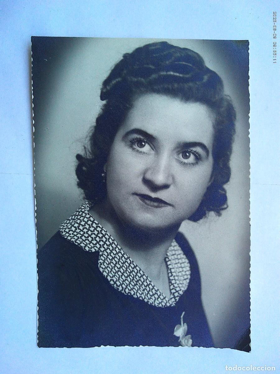 Fotograf&iacute;a antigua: PRECIOSA FOTO DE ESTUDIO DE SE&Ntilde;ORITA , 1944 ..... 10,5 X 15,5 CM