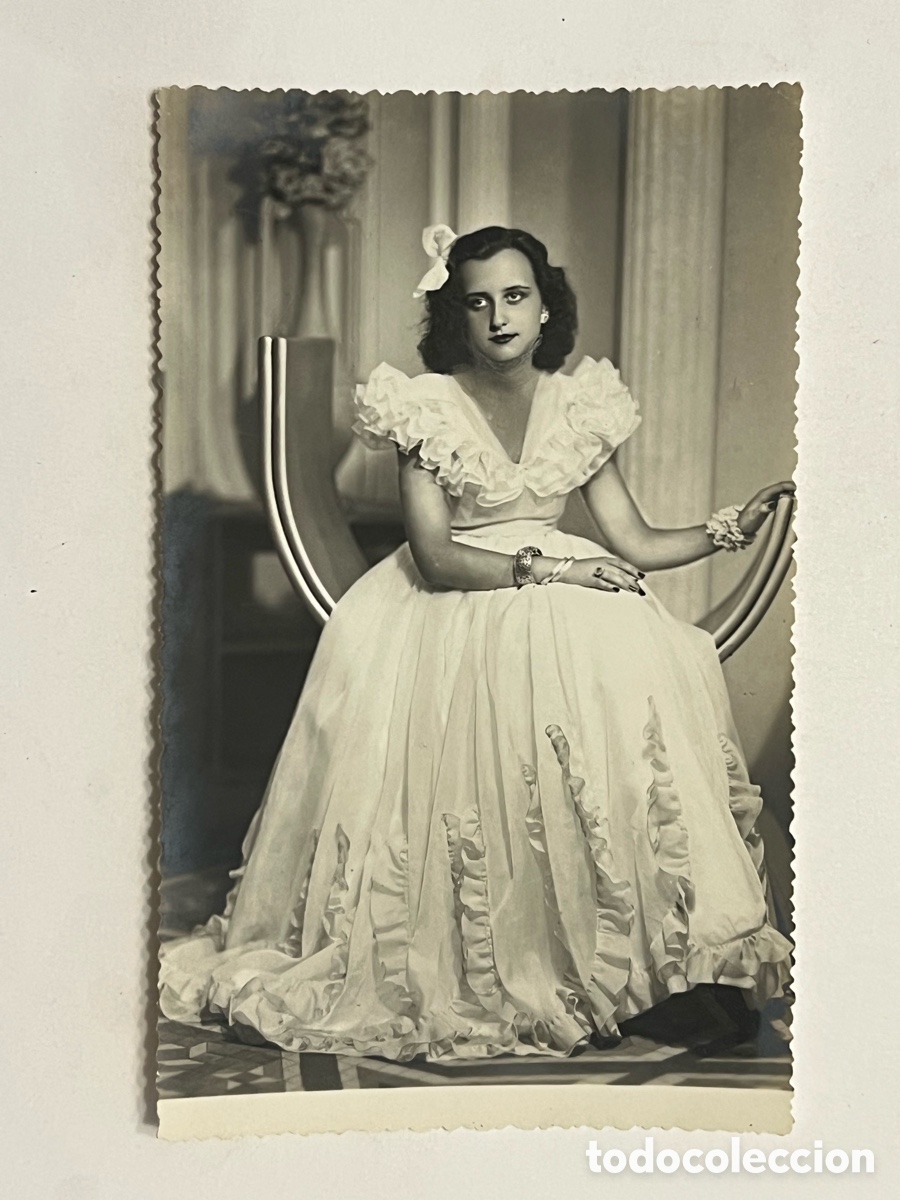 Antique Photography: VALENCIA. Puesta de largo presentaci&oacute;n en Sociedad de la hija del Teniente General (a.1945)