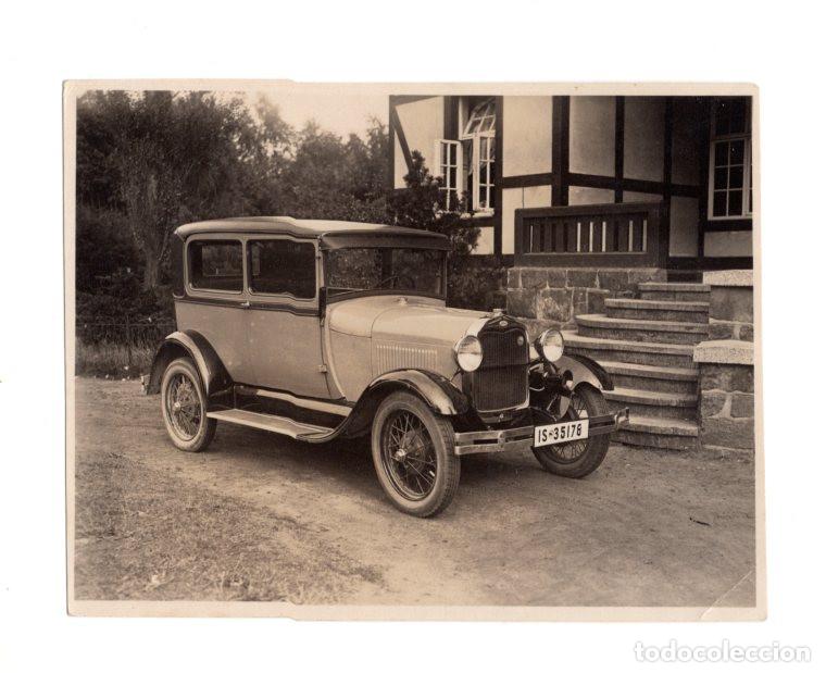 Alte Fotografie: VEH&Iacute;CULO ES UN FORD MODELO A, PROBABLEMENTE UN SED&Aacute;N TUDOR DE FINALES DE LOS A&Ntilde;OS 20. 11,8X9,5.
