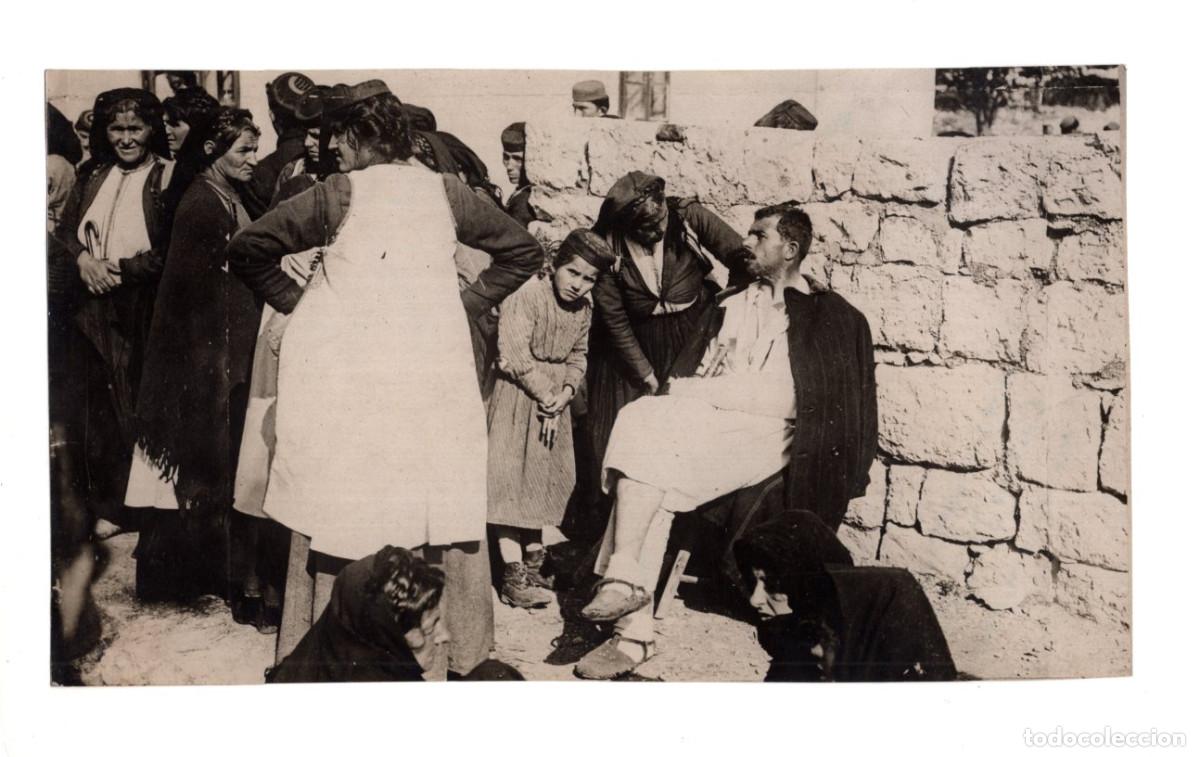 Antique Photography: FRENTE BALCANICO: HERIDO MONTENEGRINO TRAIDO DEL FRENTE 1916. 20,7X12,2.
