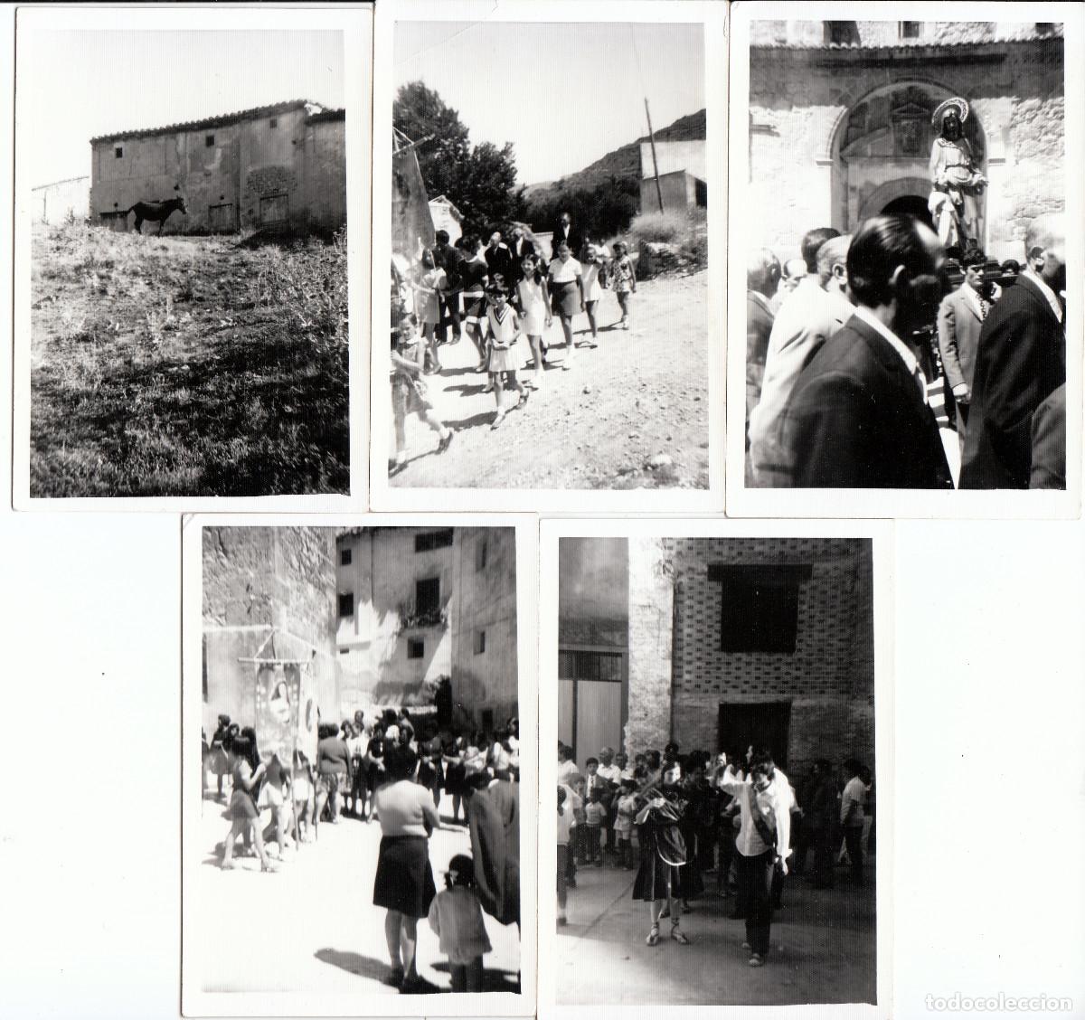 Fotograf&iacute;a antigua: Lote 5 fotos. Fiestas. Romer&iacute;a. Procesi&oacute;n con el Santo. A&ntilde;os 60 pc