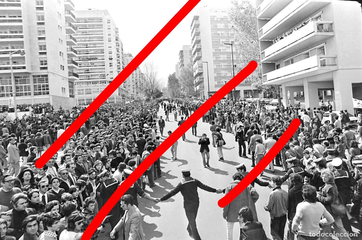 Fotograf&iacute;a antigua: Revoluci&oacute;n de los Claveles Portugal - NEGATIVO DE CELULOIDE - A Revolu&ccedil;&atilde;o dos Cravos