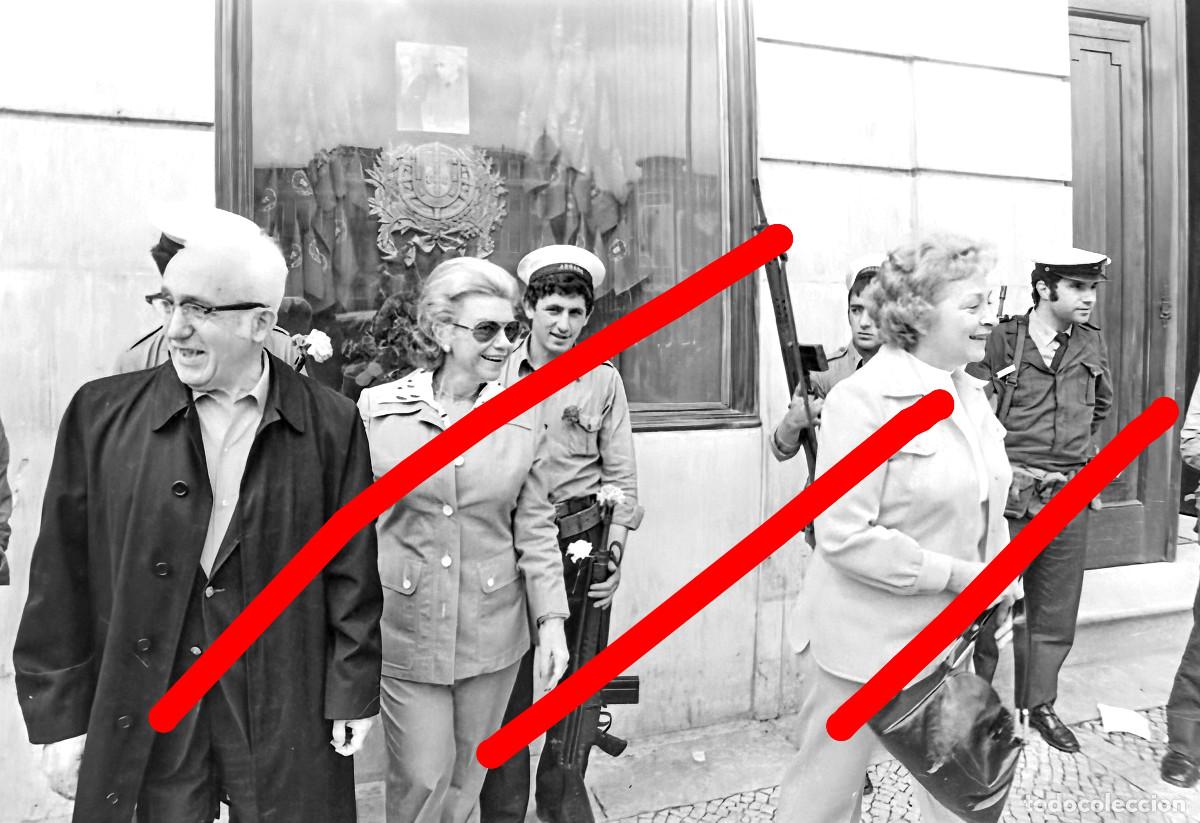 Fotograf&iacute;a antigua: Revoluci&oacute;n de los Claveles Portugal - NEGATIVO DE CELULOIDE - A Revolu&ccedil;&atilde;o dos Cravos