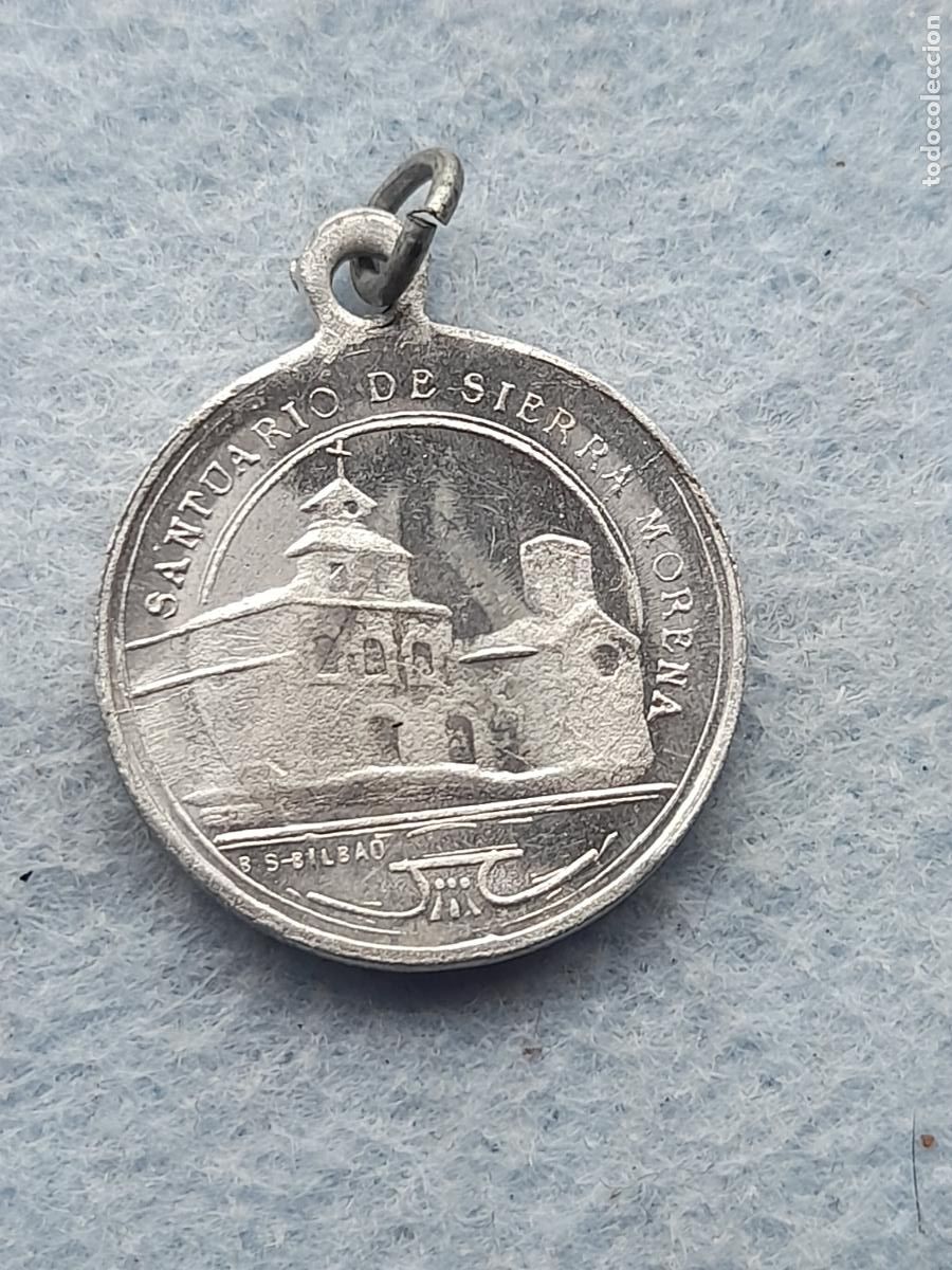 Fotografia antica: Medalla Santuario de Sierra Morena. Virgen de la Cabeza.