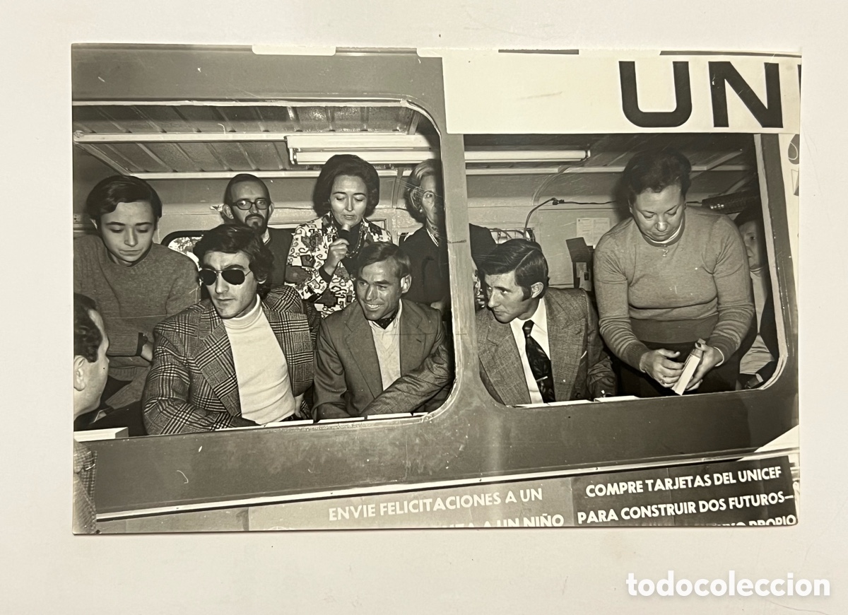 Alte Fotografie: VALENCIA. Fotograf&iacute;a Luis Vidal Campa&ntilde;a de Navidad.. Venta de tarjetas de la UNICEF (h.1970?)
