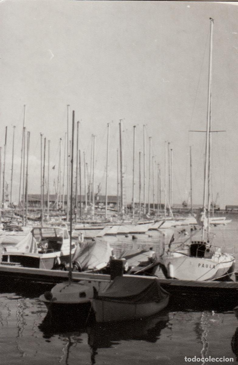 Fotograf&iacute;a antigua: Barcos, barcas atracadas en el puerto. A&ntilde;os 50-60 pc